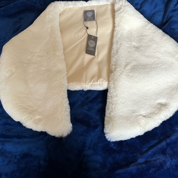 Vince Camuto Cape - Picture 3 of 5